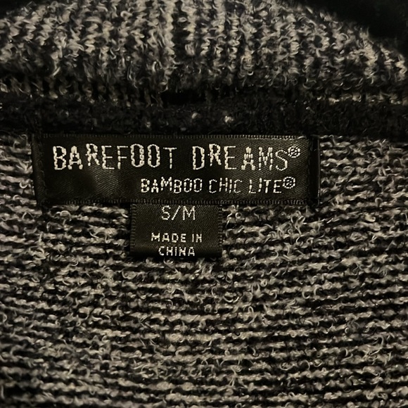 Barefoot Dreams Chic Lite Sweater - Picture 2 of 2